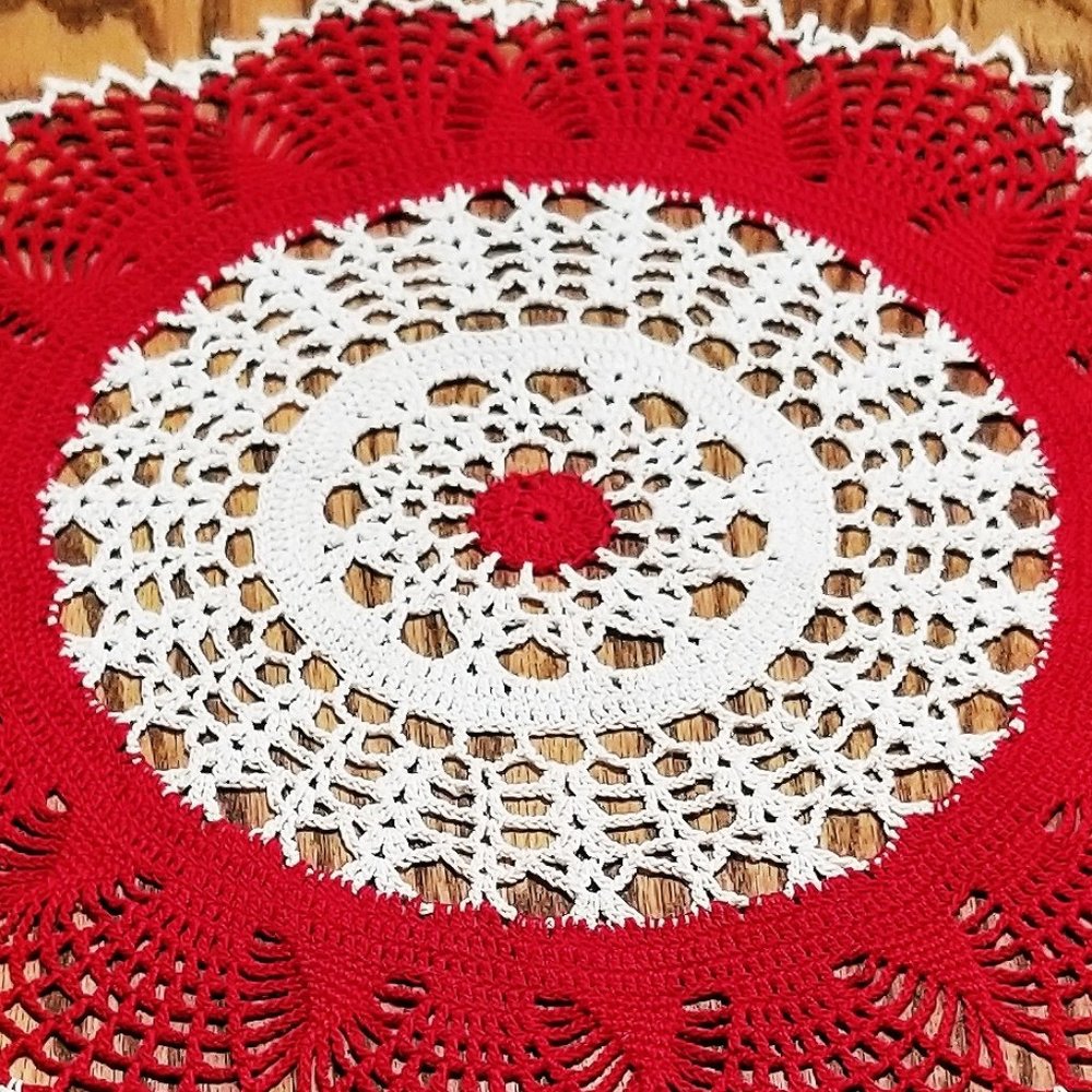Vintage Style New Hand Crafted Red and Natural Glory Pattern 16" Doily - Picture 3 of 3